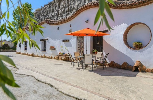 Fonelas Villa | Unforgettable Stay at Cuevas La Chumbera with Pool & Spa