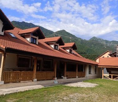 Brezoi House | Cuib de munte