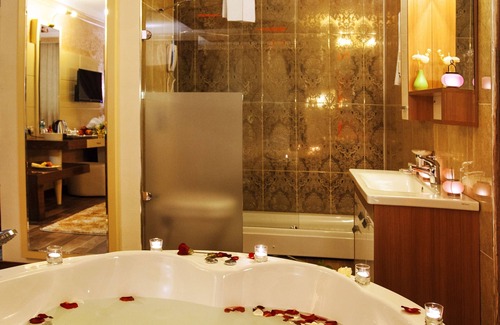 Cukurova Hotel | Explore Cukurova Erten Otel: Family-Friendly & Rated 8.6