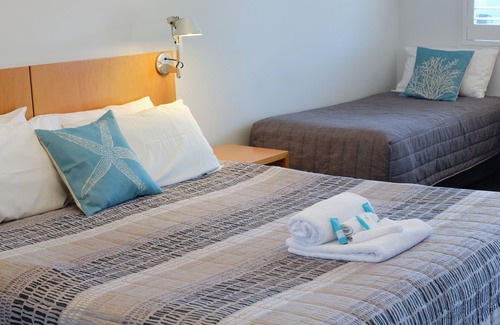 Culburra Beach Hotel | Unforgettable Stay at Culburra Beach Motel with Breakfast