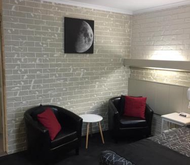 Culcairn Hotel | Comfort at Culcairn Motor Inn: 4-Star with Pool & Hot Tub