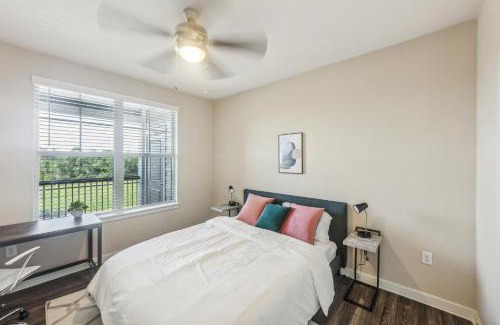 Southeast Houston Apartment | Cullen 7309 I Corporate 1bd Apartment I Parking