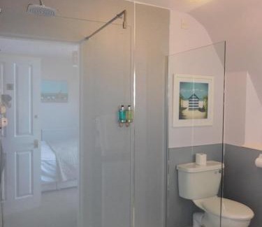 Cullen Hotel | Discover Cullen Bay Hotel: Pet-Friendly & Family-Oriented Stay