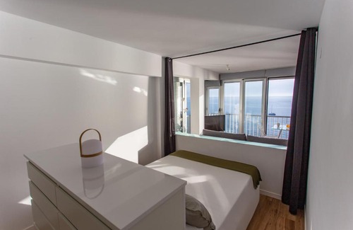 Faro de Cullera Apartment | Scenic Cullera Apartment with Ocean Views and Private Beach