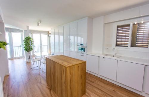 Faro de Cullera Apartment | Scenic Cullera Apartment with Ocean Views and Private Beach