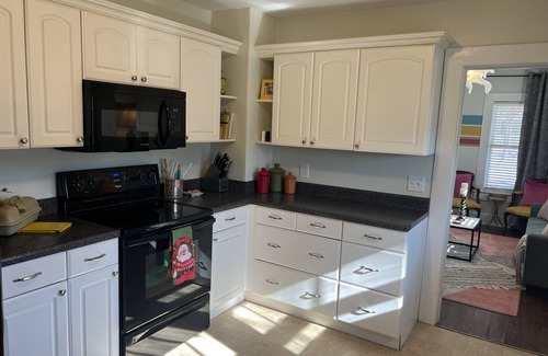 Cullman House | Top-Rated Cullman City Cottage near I-65 with Kitchen
