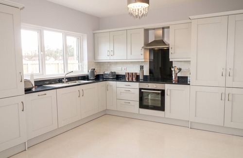 Culmore Cottage | Family-Friendly Culmore Point: Top-Rated Stay in Londonderry