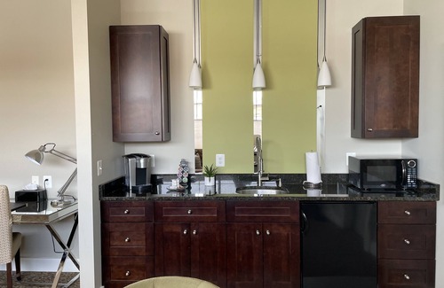 West Fairfax Hotel | Elevate Your Stay at Culpeper Center Suites: 9.4/10 Rating