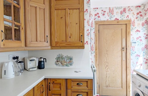 Felpham Cottage | Culver End - Felpham - a cottage that sleeps 6 guests in 3 bedrooms