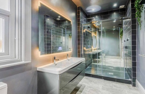 Southport House | Relax at Cumberland House with Spa and Family-Friendly Options