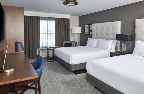 Fort Sanders Hotel | Discover Cumberland House Knoxville: Rated 9/10 with Spa Access