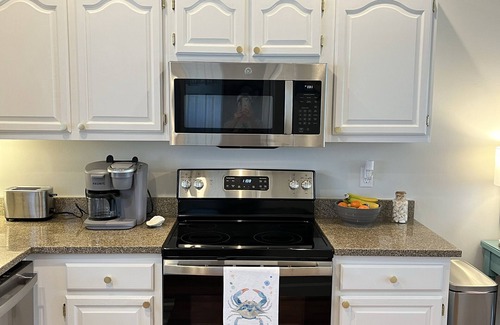 St. Marys House | Experience the Cumberland Queen Cottage with Ocean Views
