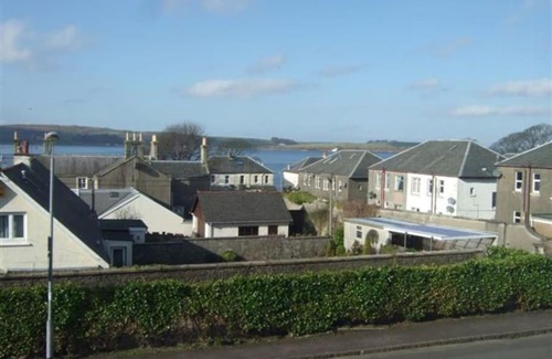 Largs House | Oceanfront Retreat: Cumbrae View House with 9.3 Rating
