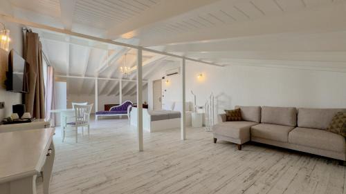 Mithatpasa Hotel | Discover Cunda Nisa Otel: Family-Friendly Comfort Awaits