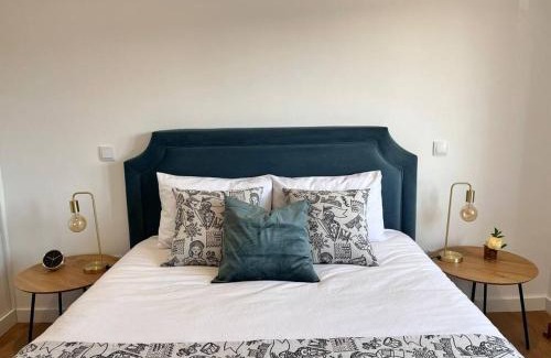 Guimaraes Apartment | Central Cunha's Apartment with Family-Friendly Amenities