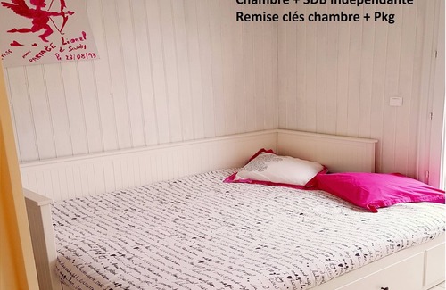 Mouilleron-le-Captif House | Cozy Cupid's Arrow: Child-Friendly Stay with Spa Access