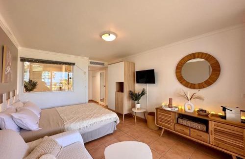 Gros Raisins Apartment | Oceanfront Studio in Curaçao with Pool and Hot Tub