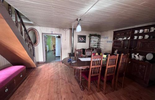 Curacautin House | Cozy Casa de la Abuela: Oceanfront Retreat with Breakfast