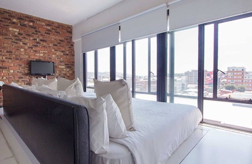 Downtown Johannesburg Hostel | Discover CURIOCITY Johannesburg - A 4-Star Hostel Experience