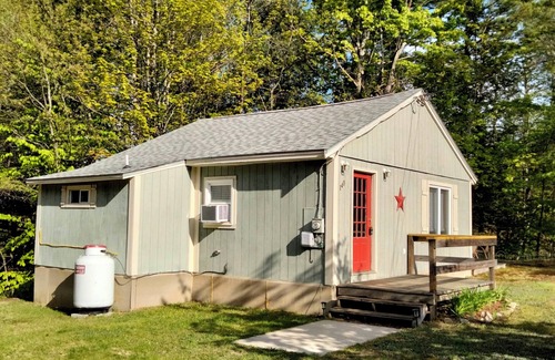 Center Ossipee Cottage | Curl up and unwind: The perfect fall foliage escape! Bonus free early check in!
