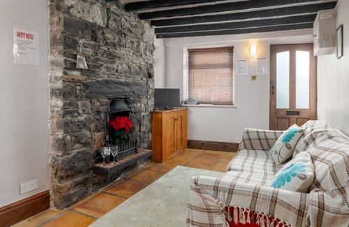 Castletown Cottage | Curlew Cottage - a holiday cottage that sleeps 2 guests in 1 bedroom