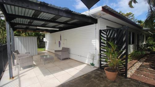 Nelly Bay House | Relaxing Retreat at Curlew Cottage, Nelly Bay with Pool