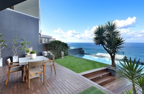 North Curl Curl House | Oceanfront Bliss at Curly Sunrise - Perfect for Families