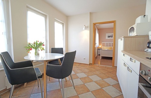 Ahlbeck Apartment | Discover Uns Hüsung: Oceanfront Oasis with Family Amenities