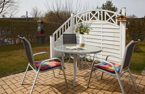 Ahlbeck Apartment | Experience Uns Hüsung: Oceanfront Bliss with Pool Access