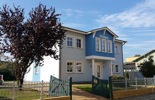 Ahlbeck Apartment | Experience Uns Hüsung: Oceanfront Bliss with Pool Access