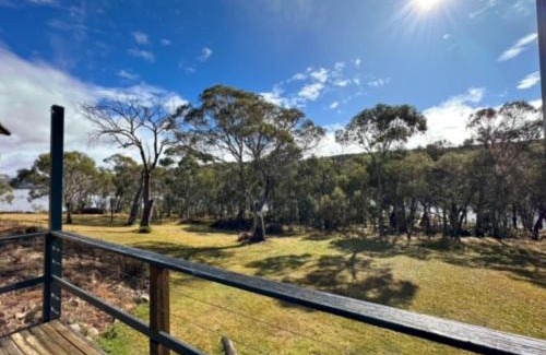 Anglers Reach House | Welcoming Currawong Cottage: Family-Friendly Retreat