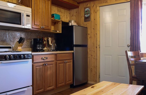 Rice Lake Cabin | Experience Comfort at Curriers Lakeview Lodge - Rated 9.2/10