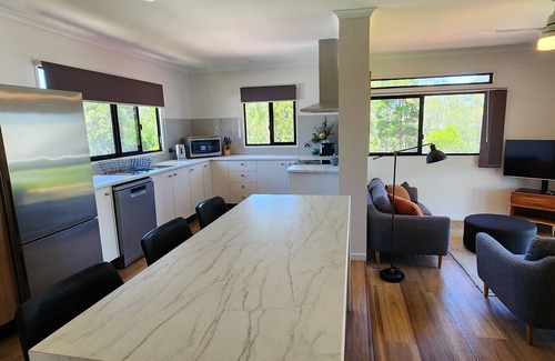 Currimundi House | Family-Friendly Currimundi Holiday House with Breakfast Included