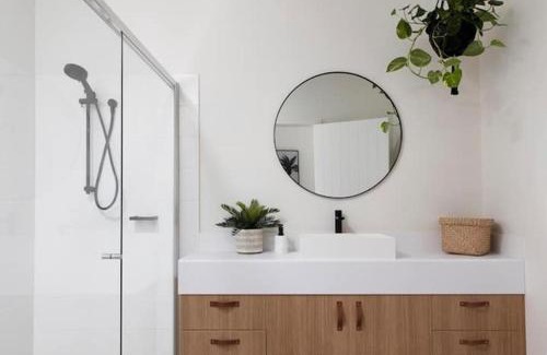 Currumbin House | Oceanfront Currumbin Sanctuary Beach Abode with Hot Tub