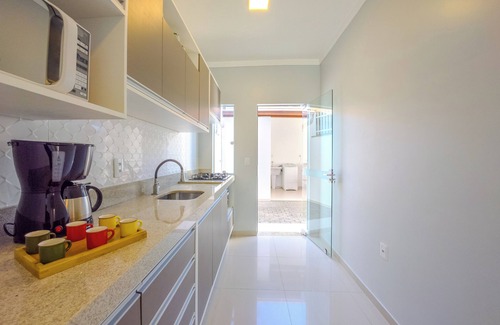 Praia da Armacao do Itapocoroi House | Top-Rated Casa Girassol at Curta Praia de Armação