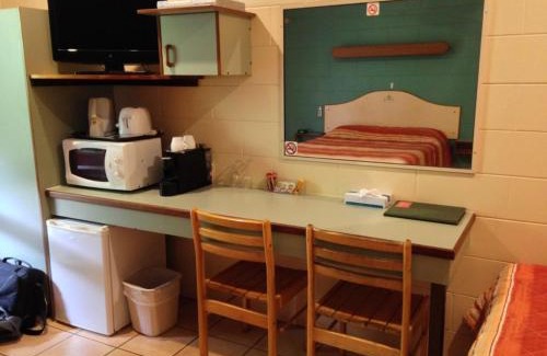 Yungaburra Hotel | Relaxing Oceanfront Escape at Curtain Fig Motel