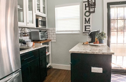 Mountainview House | Oceanfront Escape at Curtis Studio Guesthouse - 10/10 Rated