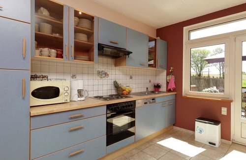 Tenneville House | Inviting Holiday Home with Fenced Garden & Great Amenities