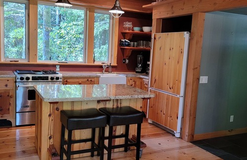 Port Orford Cabin | Pet-Friendly A Frame Cabin with Firepit & Beach Access