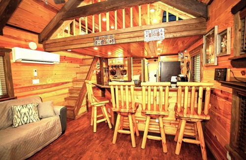 Murfreesboro Cabin | Guest Rated 10/10: Family & Pet-Friendly Ocean View Cabin