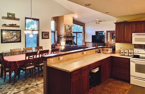 Estes Park House | Family-Friendly Estes Park Home with Spa and Hot Tub