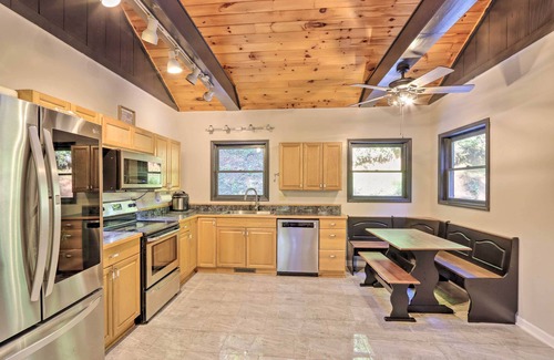 Ellijay Cabin | Modern Cabin Retreat with Spa, Hot Tub & Tesla Charger