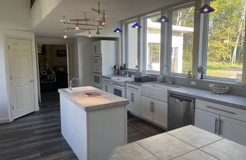 South Range House | Beautiful Craftsman Home Near Downtown Duluth – 9.8 Rated