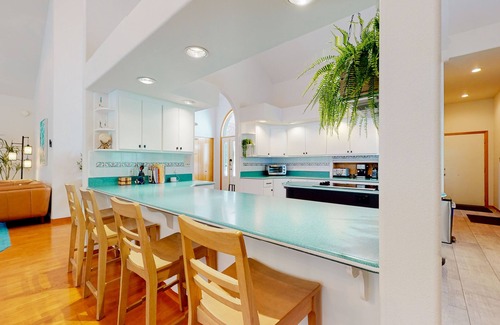 Oak Harbor House | Exclusive Pet-Friendly Retreat with Lakefront Views & Tennis