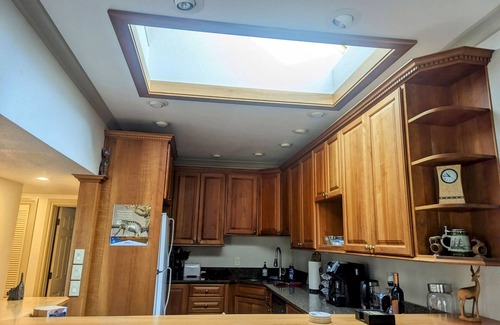 Columbia House | Ideal Home Steps from Dining, Parks & Pet Friendly