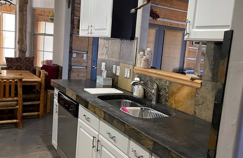 Mesa Cabin | Perfect Log Cabin Retreat at Powderhorn Ski Resort