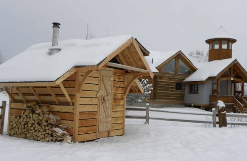 Clawson Cabin | Stylish Log Cabin with Teton Views & Hot Tub Near Parks