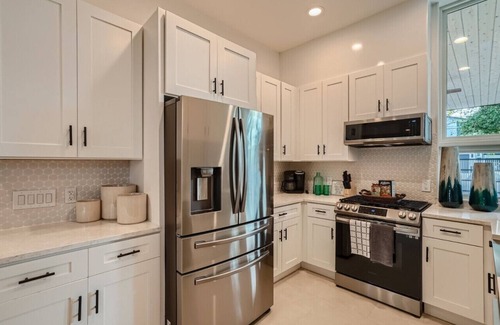 South Manchaca House | Modern Central Austin Home with Spa & Breakfast Options