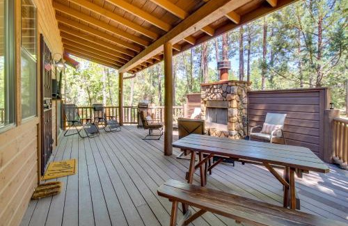 Torreon House | Inviting Show Low Cabin with Deck near Torreon Golf Club