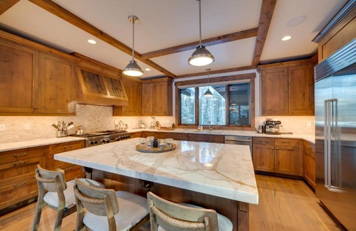 Big Sky House | Exclusive Ski-In/Out Chalet with Hot Tub & Wet Bars